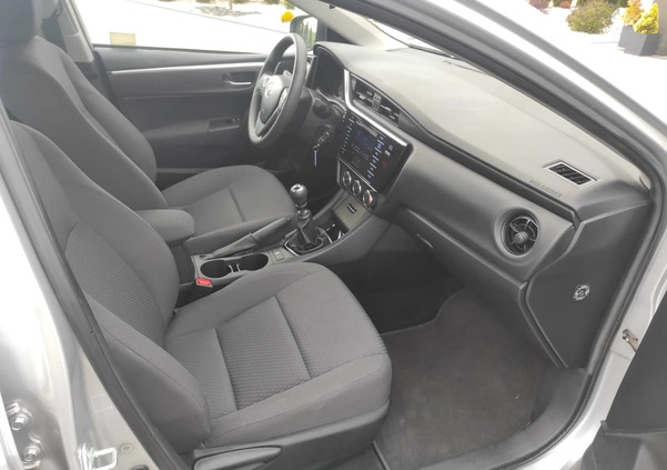 Toyota Corolla cena 55500 przebieg: 150000, rok produkcji 2019 z Brzostek małe 154